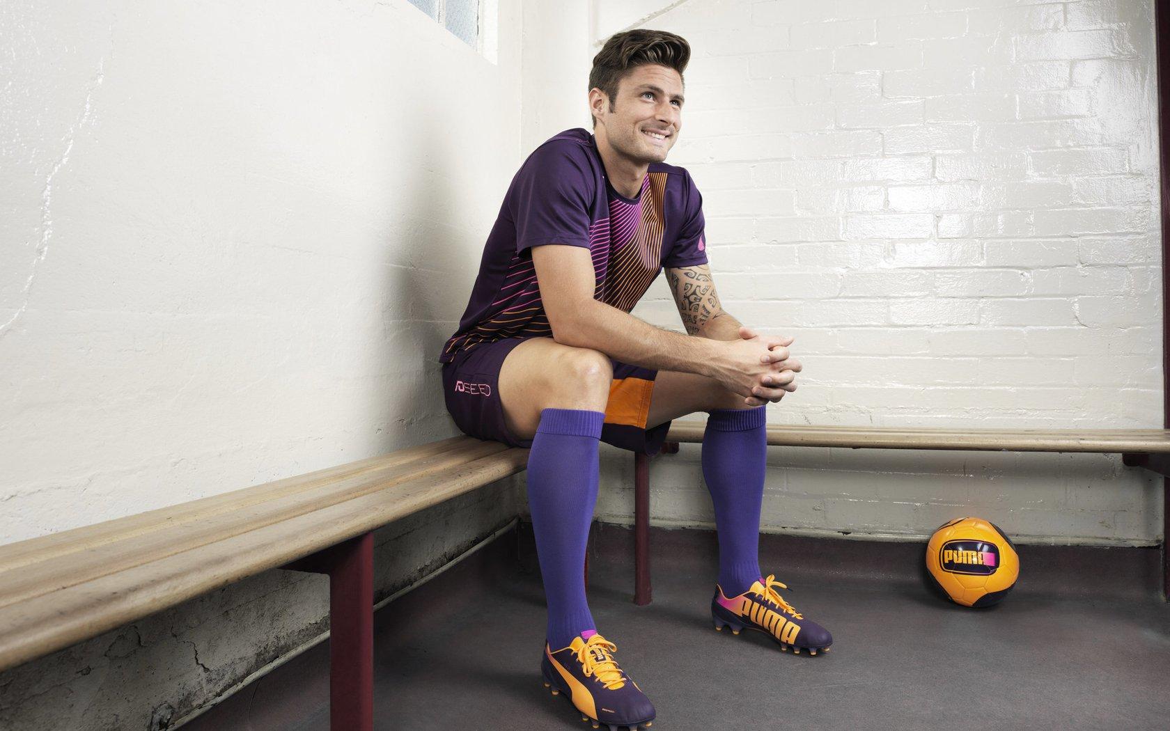 绿茵诗篇永流传，大卫·席尔瓦39岁诞辰，技术与艺术交融的足球启示