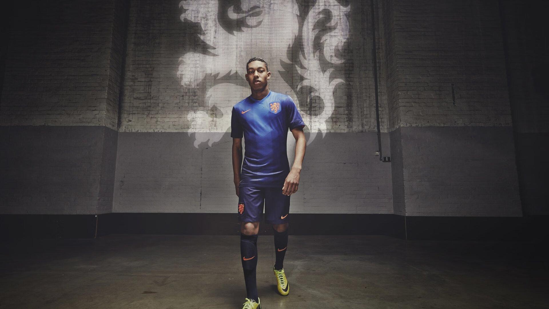 后卫臃肿！湖人重蹈覆辙？8大后卫成双刃剑，争冠之路再临抉择